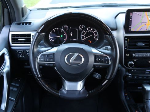 Used 2023 Lexus GX 460 Premium w/ Accessory Package AWD/4WD image 28