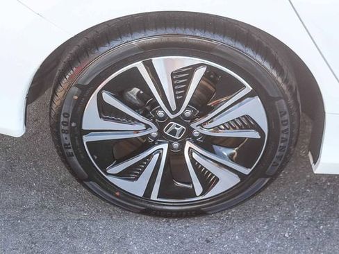 Used 2018 Honda Civic EX-L image 12
