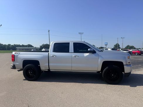 Used 2018 Chevrolet Silverado 1500 LT w/ Texas Edition AWD/4WD image 7