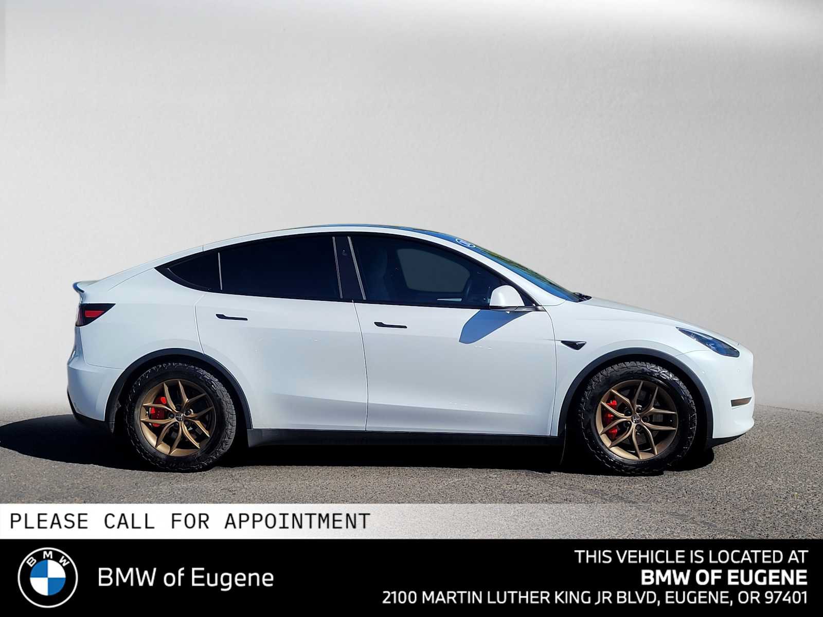 Used 2023 Tesla Model Y Performance AWD/4WD image 2