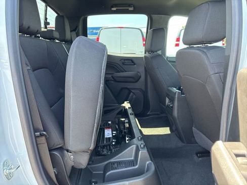 Used 2025 Chevrolet Colorado W/T RWD image 33