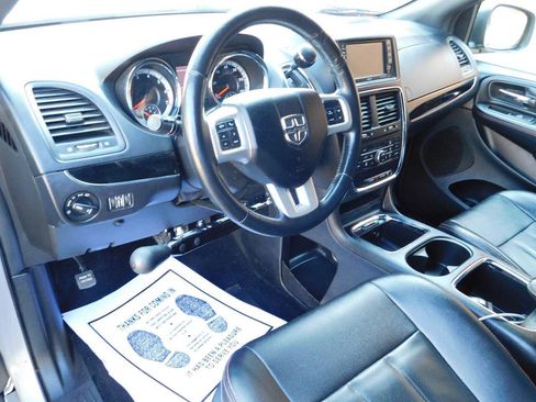 Used 2018 Dodge Grand Caravan GT FWD image 23