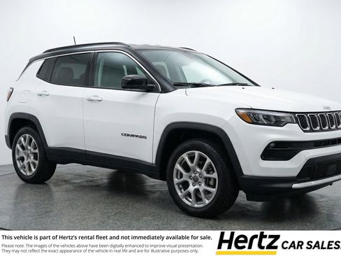 Used 2025 Jeep Compass Limited image 1