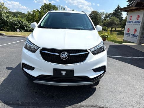 Used 2022 Buick Encore Preferred w/ Safety Package image 2