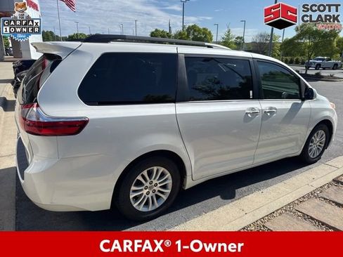 Used 2017 Toyota Sienna XLE image 5