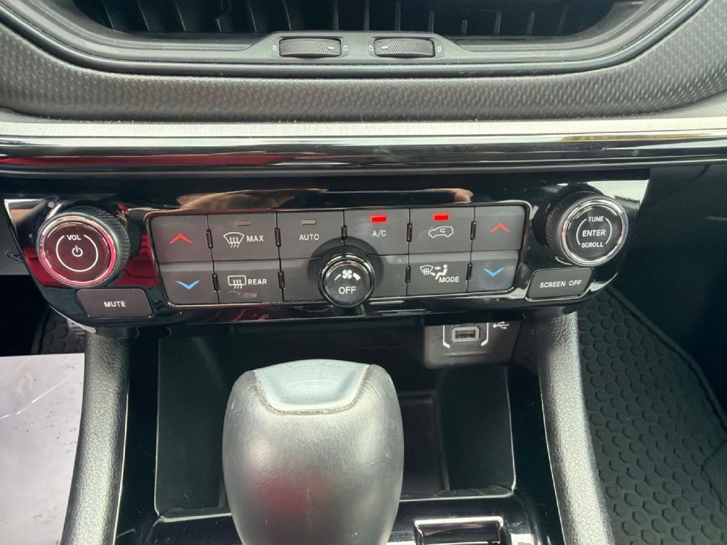 Used 2025 Jeep Compass Trailhawk AWD/4WD image 25