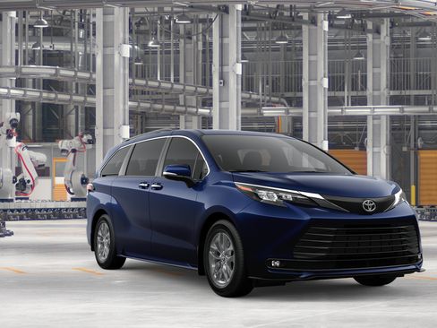 New 2026 Toyota Sienna XLE FWD image 17