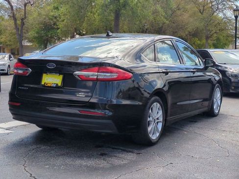 Used 2020 Ford Fusion SE FWD image 5