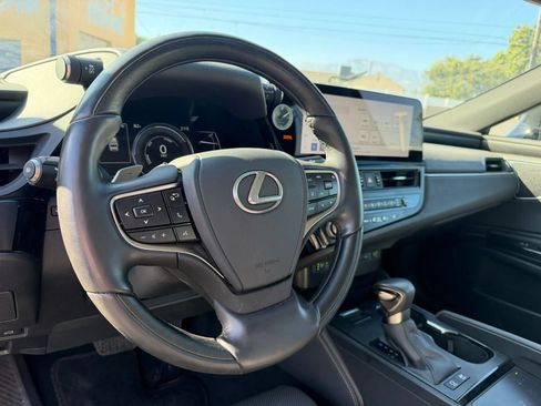 Used 2024 Lexus ES 300h Ultra Luxury w/ Accessory Package (Z2) FWD image 11