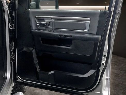 Used 2021 RAM 1500 Classic SLT AWD/4WD image 28