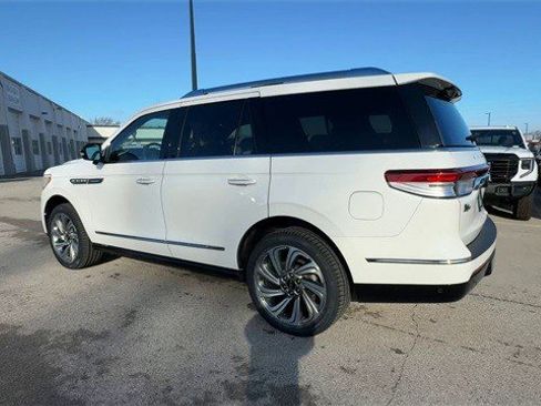 Used 2023 Lincoln Navigator Reserve image 7