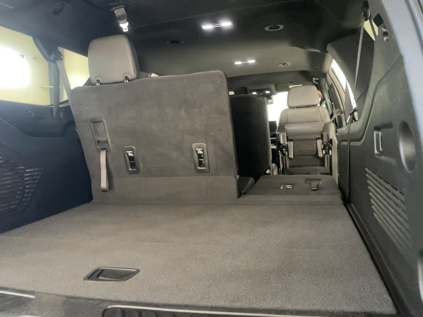 Used 2024 Chevrolet Suburban LT AWD/4WD image 24