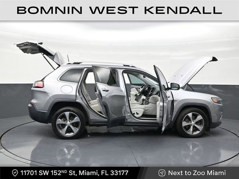 Used 2020 Jeep Cherokee Limited image 29