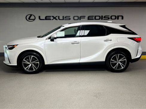 Used 2024 Lexus RX 350 Premium w/ Accessory Package AWD/4WD image 4
