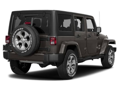 Used 2018 Jeep Wrangler Unlimited Sahara AWD/4WD image 2