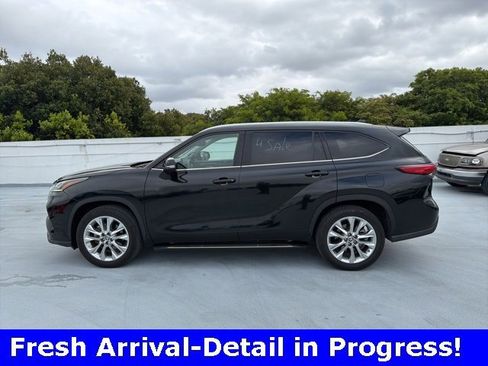 Used 2023 Toyota Highlander Limited image 27