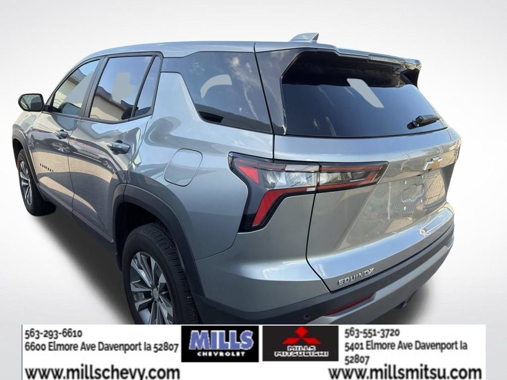 Used 2025 Chevrolet Equinox LT FWD image 4