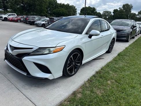 Used 2019 Toyota Camry XSE FWD image 1