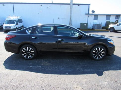 Used 2018 Nissan Altima 2.5 SV image 4