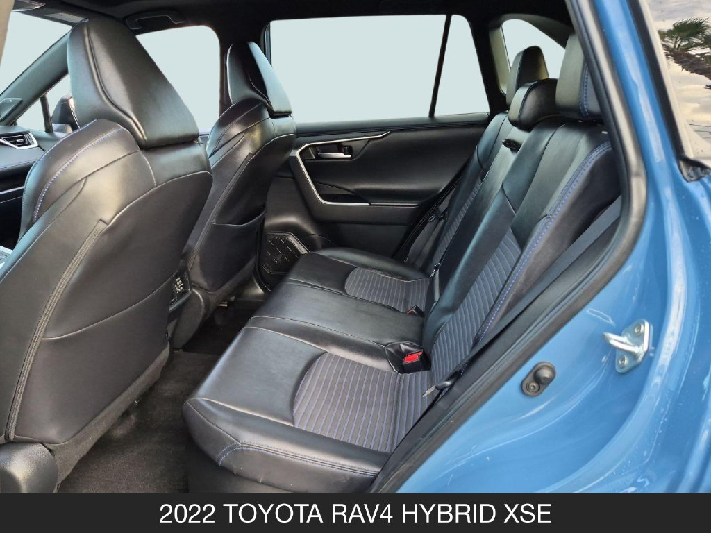 Used 2022 Toyota RAV4 XSE AWD/4WD image 17