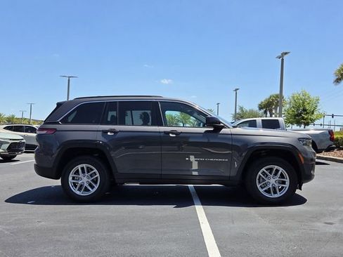 Used 2025 Jeep Grand Cherokee Laredo X w/ Trailer Tow Package image 7