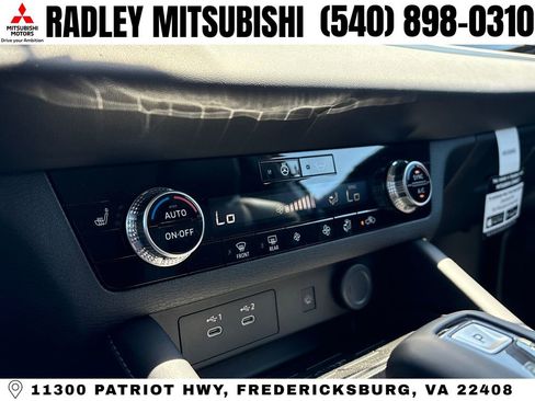 New 2026 Mitsubishi Outlander SE AWD/4WD image 10