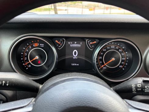 Used 2018 Jeep Wrangler Unlimited Sport AWD/4WD image 13