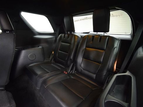 Used 2017 Ford Explorer XLT w/ Equipment Group 202A image 19
