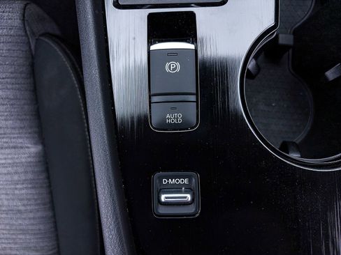 Used 2023 Nissan Rogue SV FWD image 24