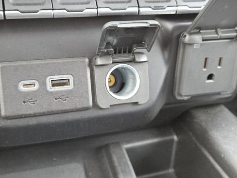 Used 2023 Chevrolet Silverado 3500 High Country image 9