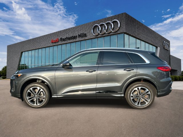 Certified 2025 Audi Q5 Premium AWD/4WD image 2
