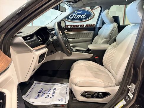 Used 2023 Jeep Grand Cherokee L Summit w/ Advanced Protech Group IV image 15