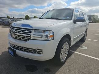 Used 2014 Lincoln Navigator 2WD image 1