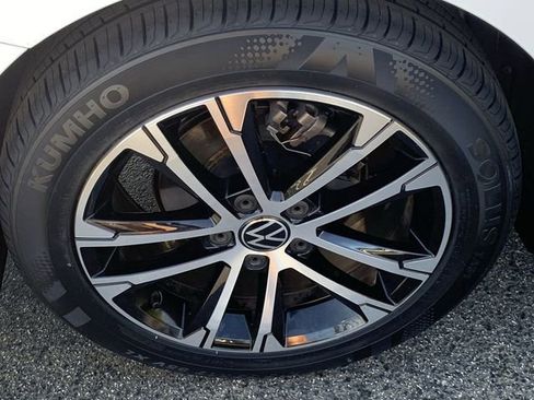 Used 2022 Volkswagen Jetta Sport image 31