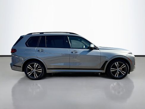 Used 2023 BMW X7 xDrive40i w/ Executive Package image 2