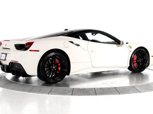 Used 2016 Ferrari 488 GTB RWD image 2