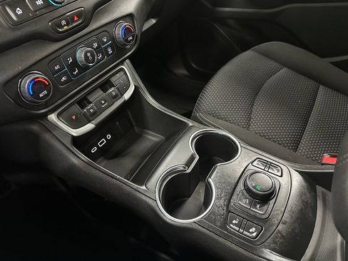 Certified 2022 GMC Terrain SLE w/ Driver Convenience Package image 29