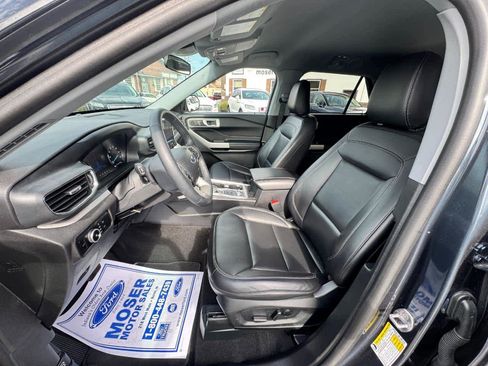 Used 2023 Ford Explorer XLT AWD/4WD image 4