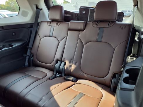 Used 2025 Honda Pilot Elite image 19