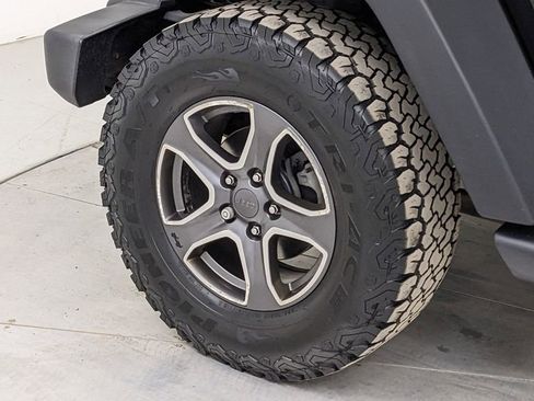 Used 2017 Jeep Wrangler Unlimited Sport image 4