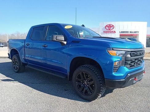 Used 2023 Chevrolet Silverado 1500 Custom Trail Boss w/ LPO, Dark Essentials Package image 1