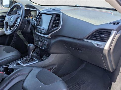 Used 2018 Jeep Cherokee Trailhawk w/ Comfort/Convenience Group AWD/4WD image 22