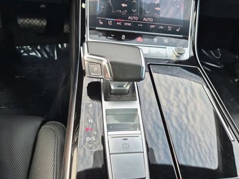 Used 2023 Audi A8 L 3.0T AWD/4WD image 12