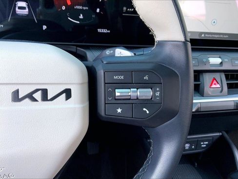Used 2025 Kia K4 GT-Line w/ GT-Line Premium Package FWD image 17