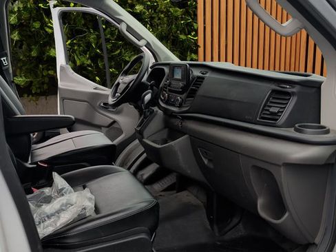 Used 2020 Ford Transit 150 Low Roof RWD image 10