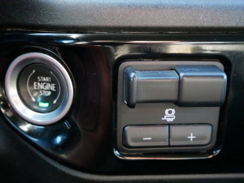 Used 2024 GMC Sierra 3500 SLE image 22