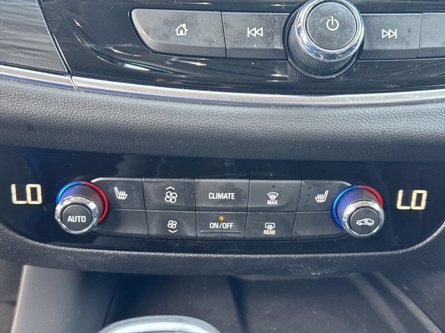 Used 2018 Buick Enclave Essence FWD image 34