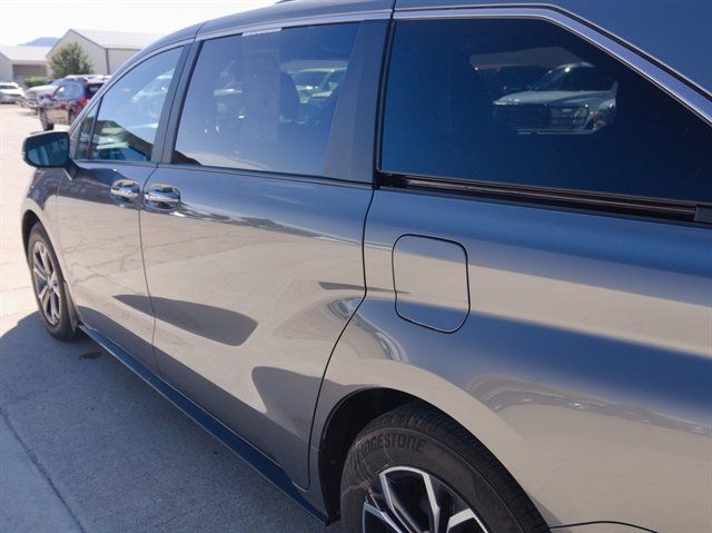 Used 2026 Toyota Sienna Platinum AWD/4WD image 8