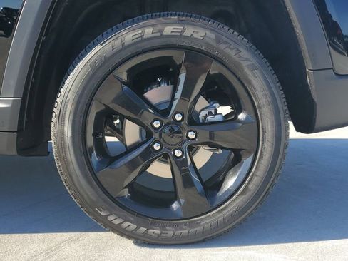 New 2025 Jeep Grand Cherokee Altitude image 6