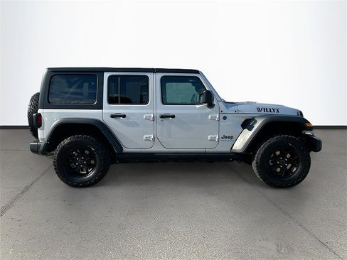Used 2024 Jeep Wrangler Unlimited image 8
